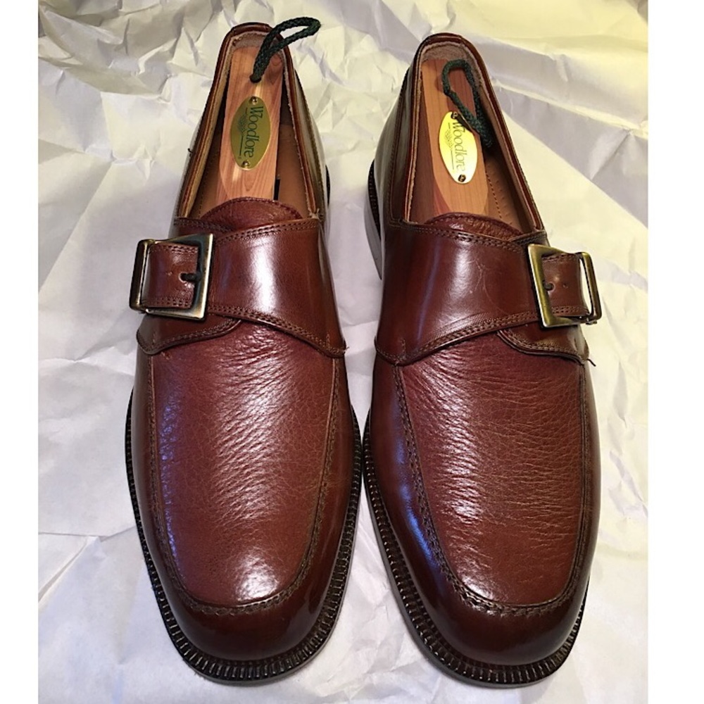 Like new Bostonian brown leather loafer sz8